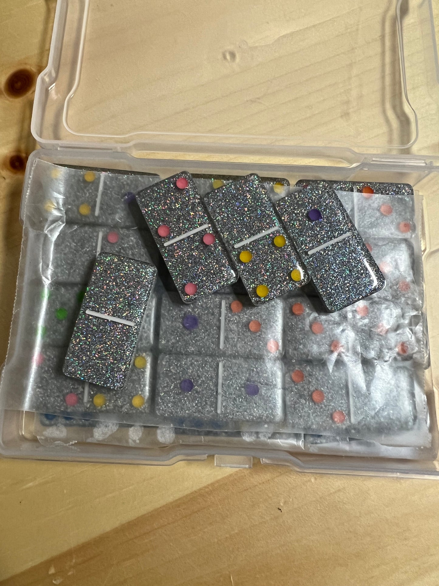 Which Craft - Dominos (plastic container)