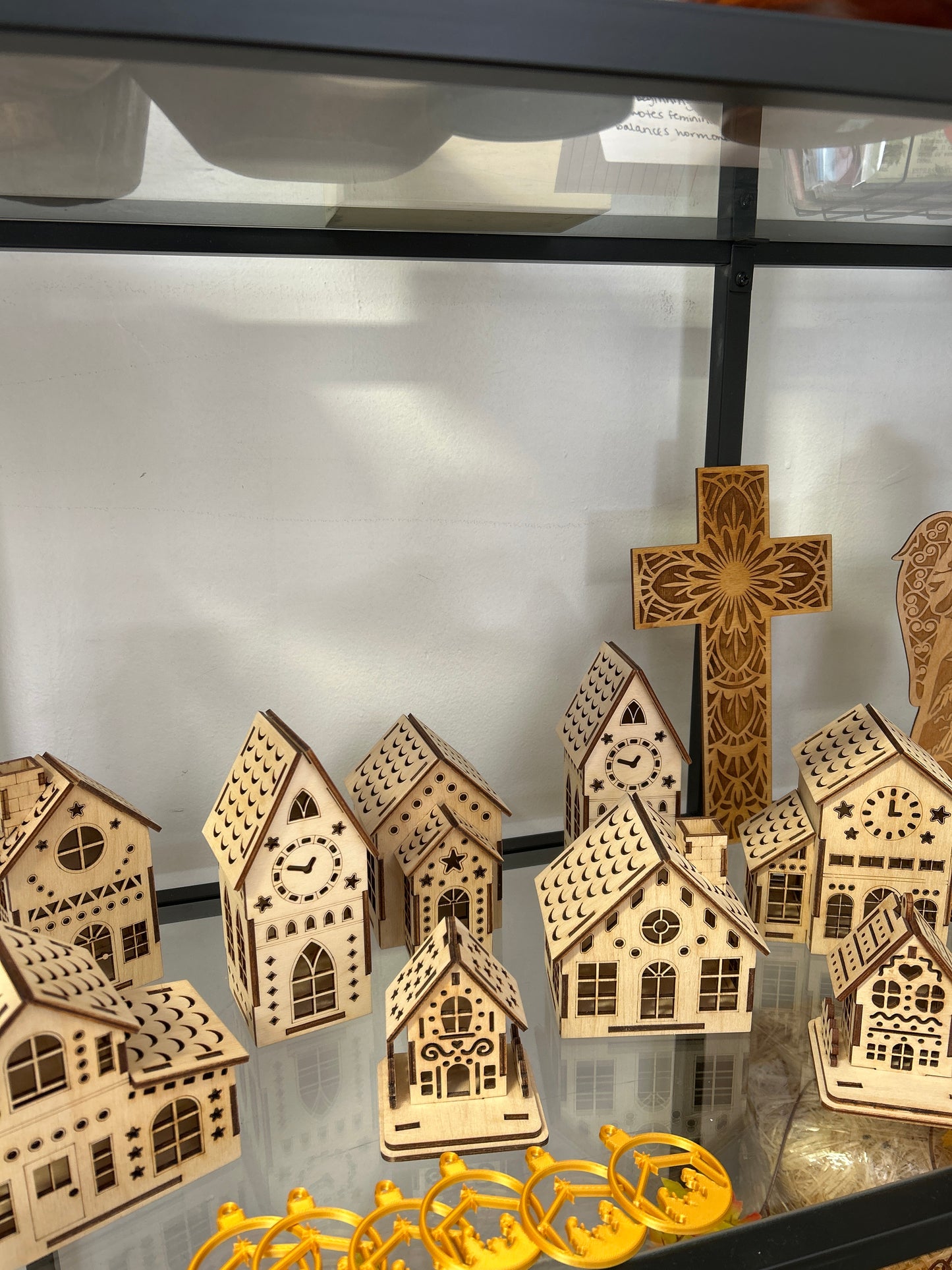Southern Utah Market - Wooden Holiday Houses