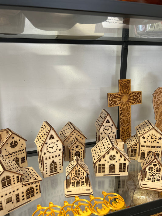 Southern Utah Market - Wooden Holiday Houses