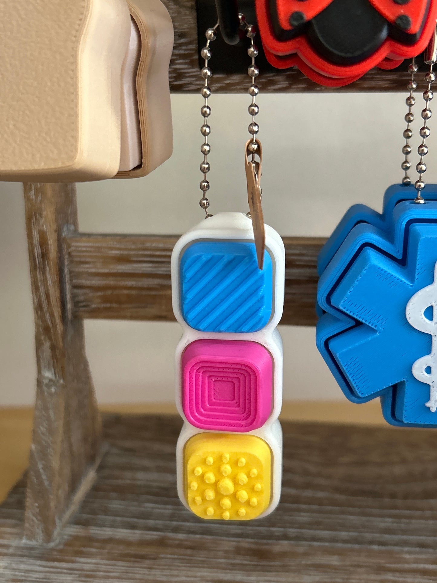 Omni 3D - Textured Button Clicker w/ 3 Buttons