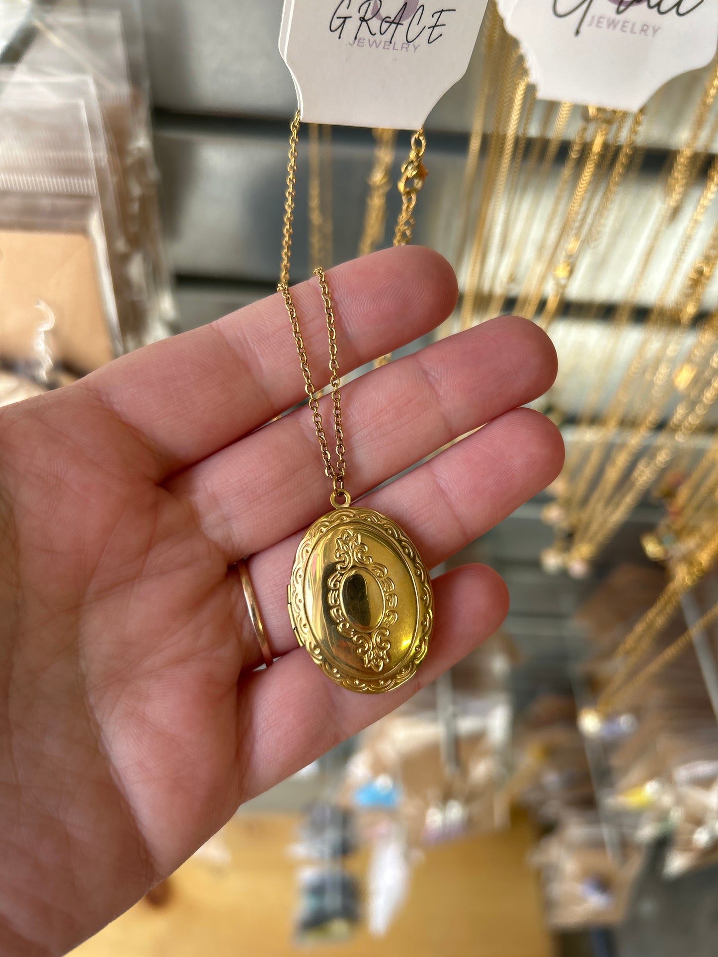 3 Grace Jewelry - Vintage Locket